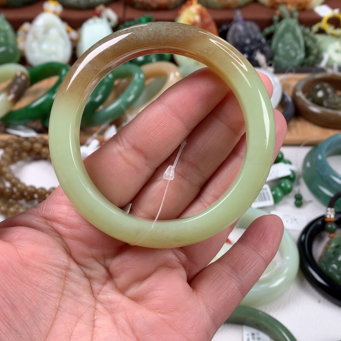 和田玉手镯未镶嵌56_58口径