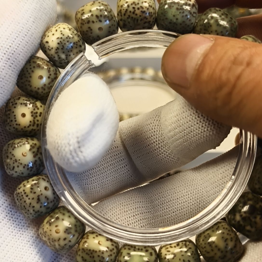 葫*.海南星月菩提单圈手串绿包白13×12A12