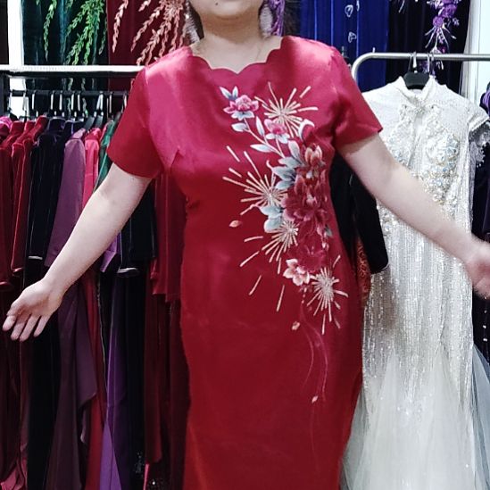 燕***格品牌酒红色100醋酸缎v领刺绣两侧开叉连衣裙2XL