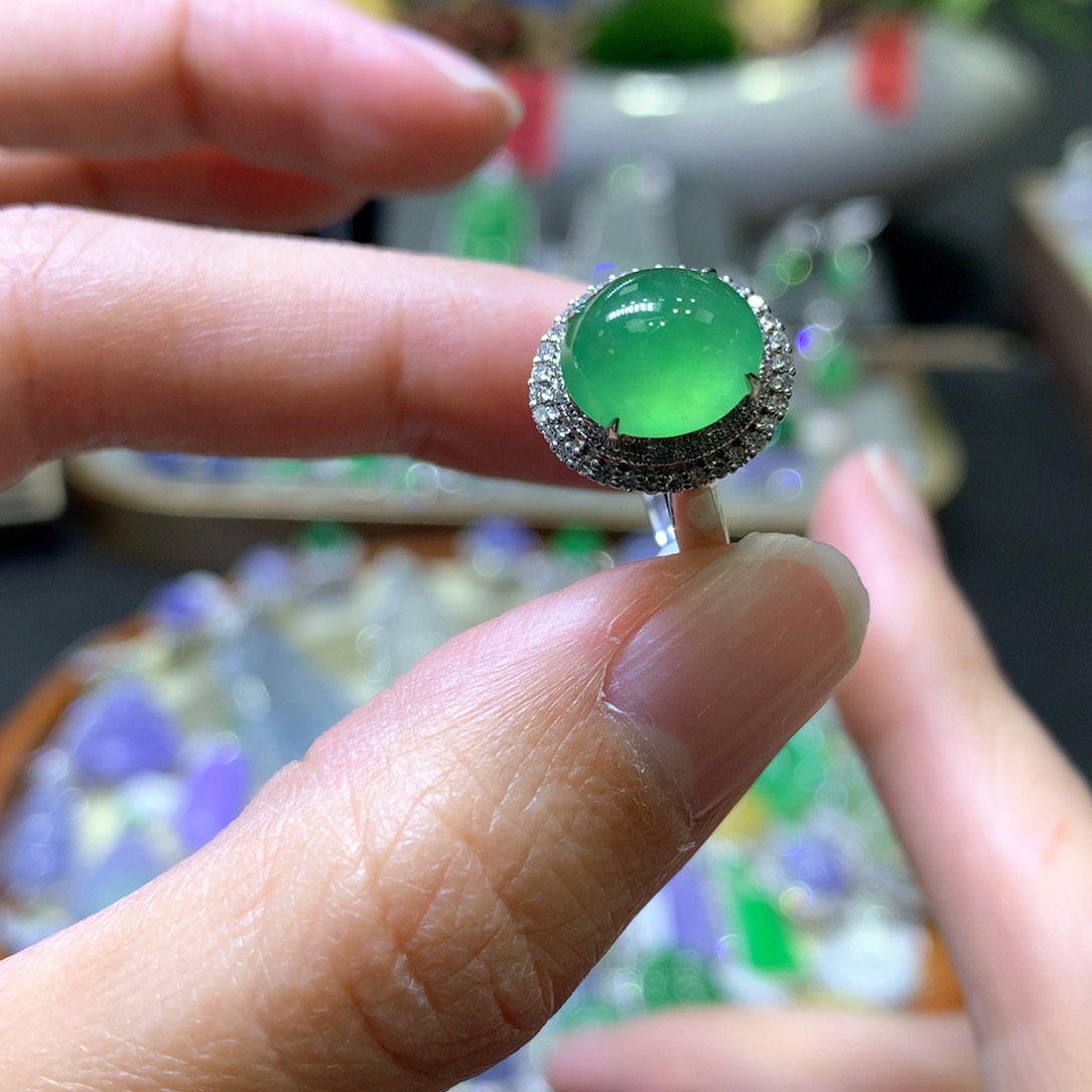 【闪购商品】翡翠颈饰18K金镶嵌翡翠吊坠项链