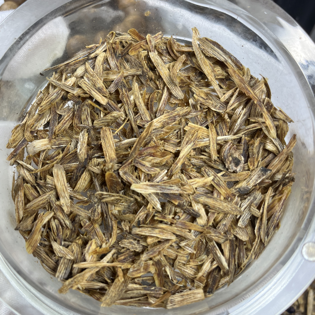 沉香小钟甄选（沉水勾丝）