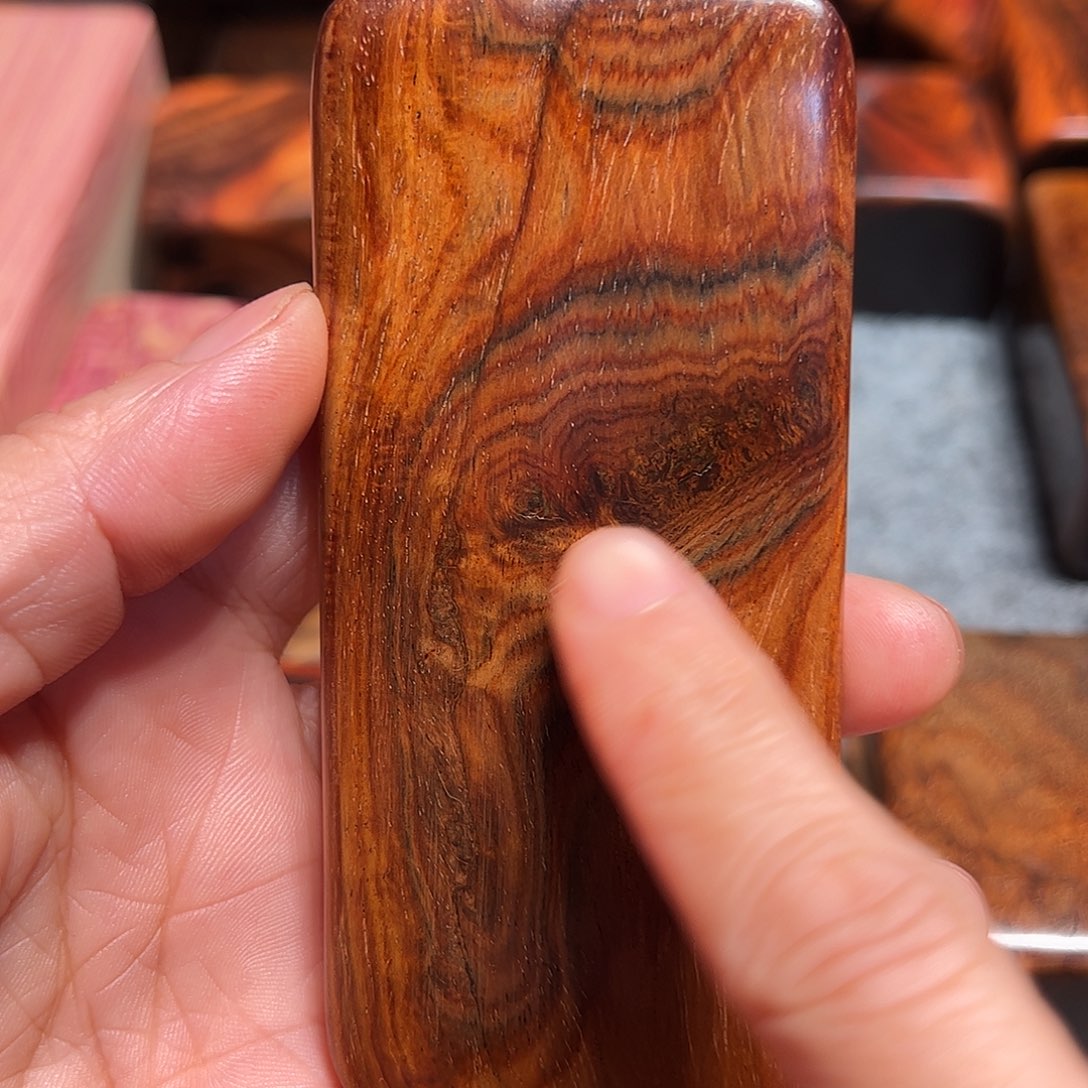 云***接交趾黄檀（大红酸枝）