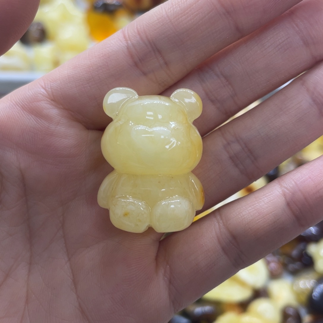 琥珀裸石未镶嵌8.5克小熊