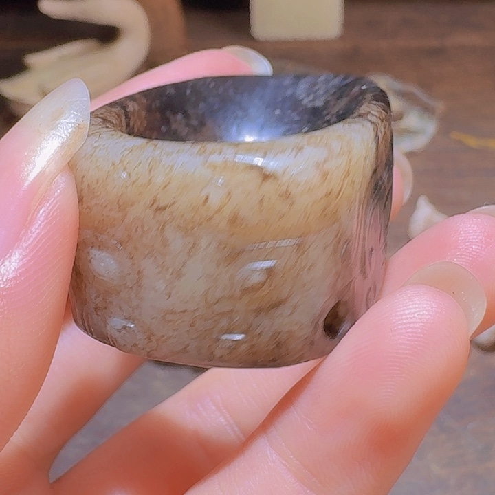 V***r和田玉未镶嵌挂件