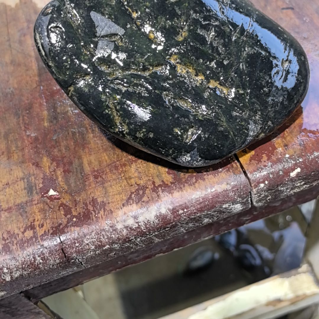 秦***风藏玉药王石原石一个