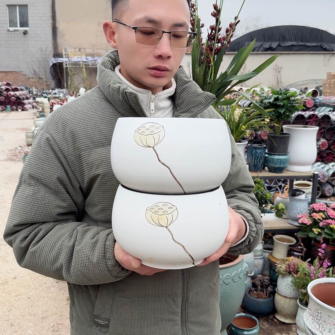 紫砂花盆口19高15两个拼刻绘莲子