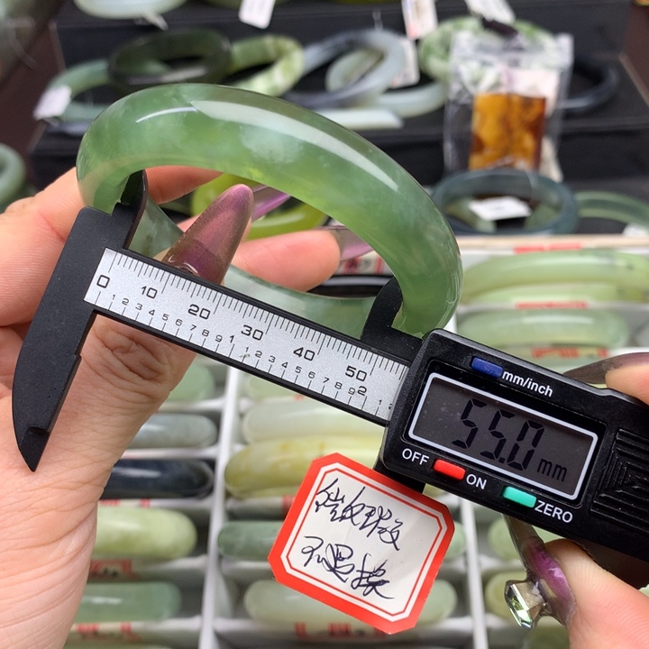 蛇纹石玉手镯未镶嵌杰****修2122