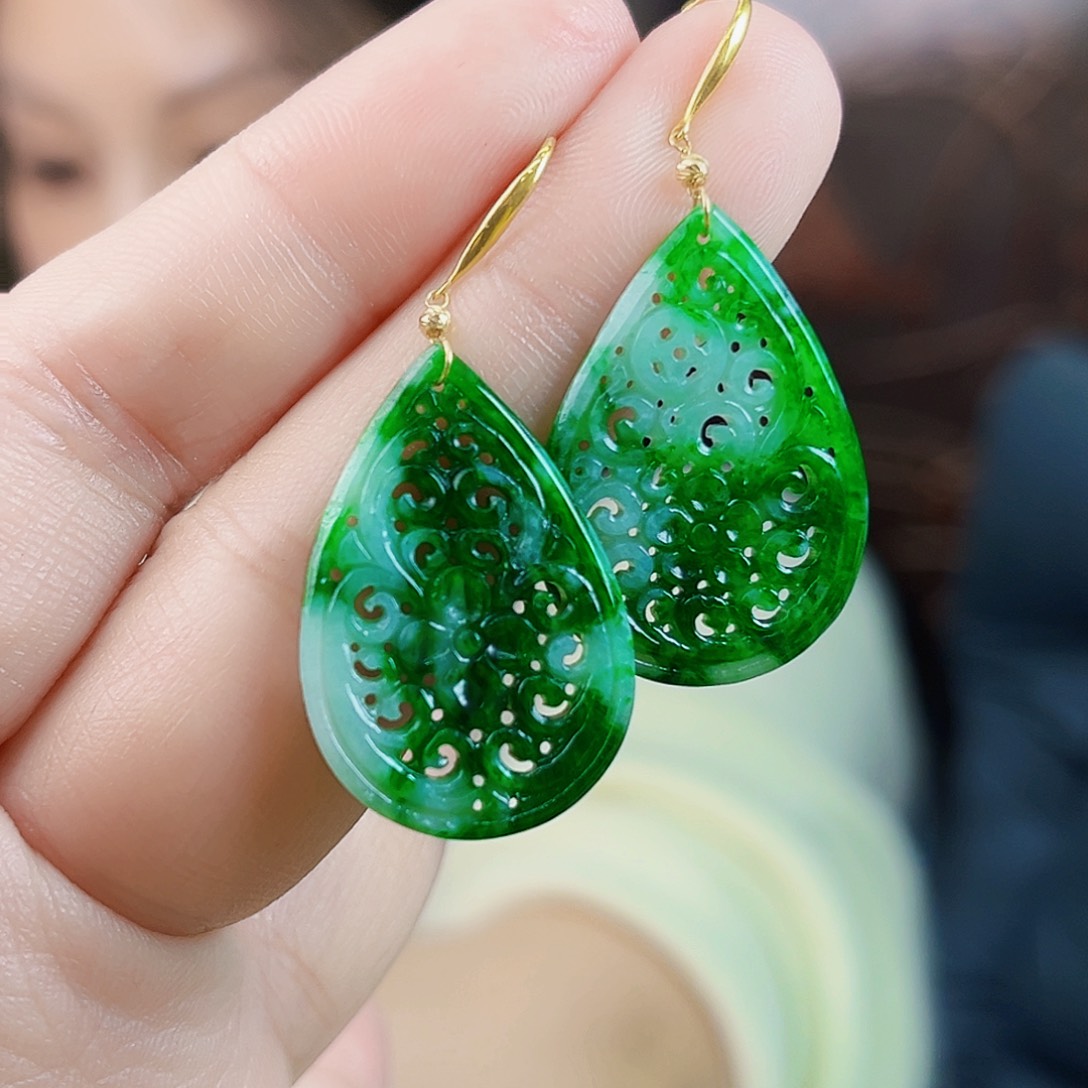 翡翠18K金镶嵌颈饰耳饰多样性