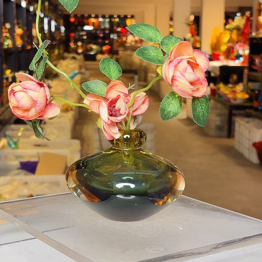 琉璃手工艺品琉璃岛上有个叫