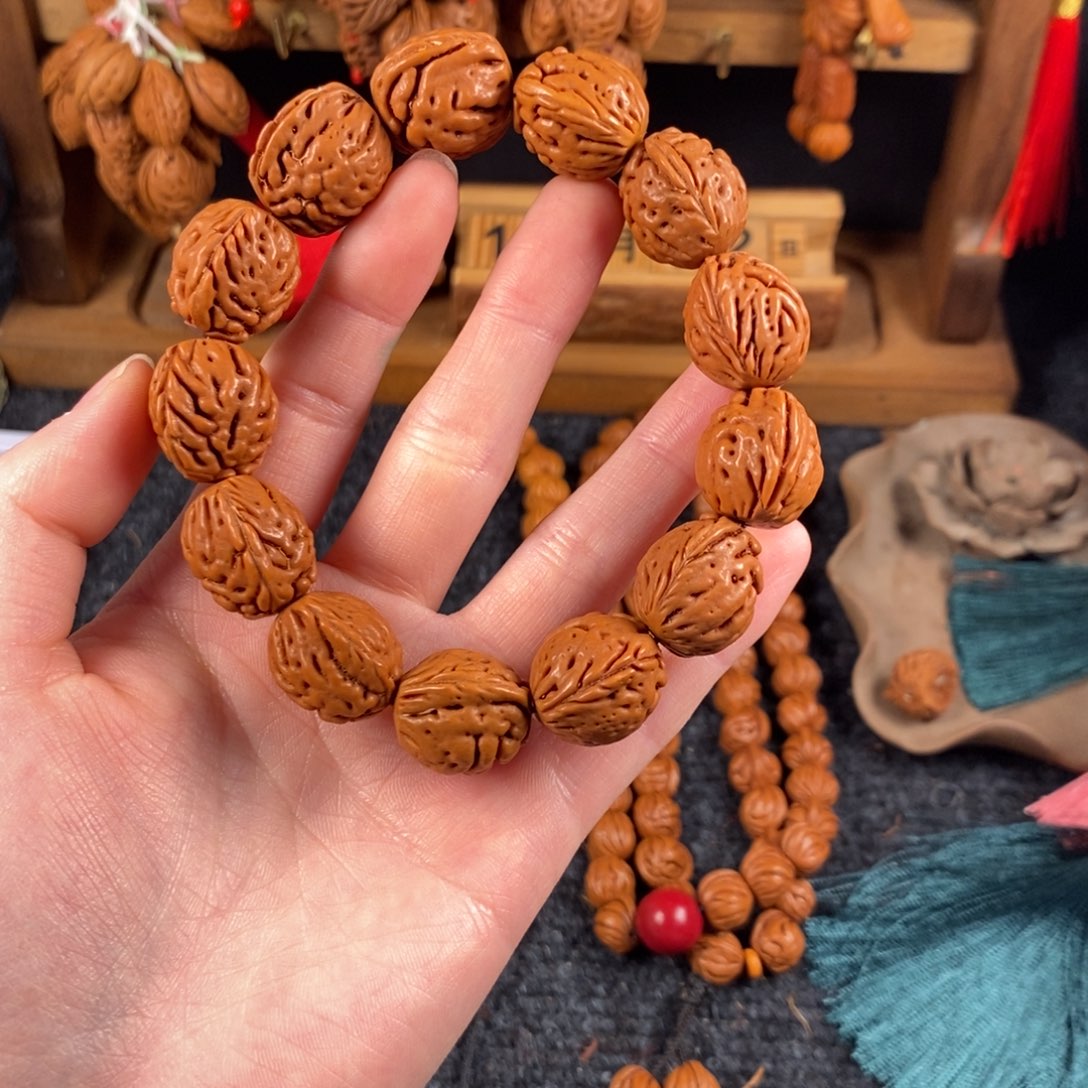 吊坠桃核胡*桃枭手串