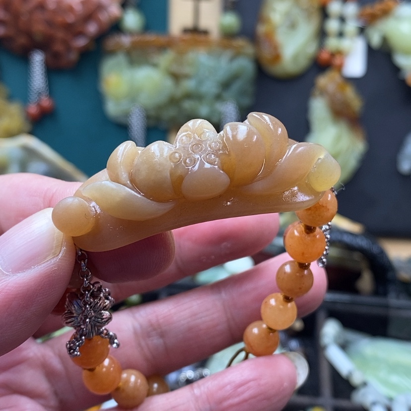 【闪购商品】蛇纹石玉手牌未镶嵌