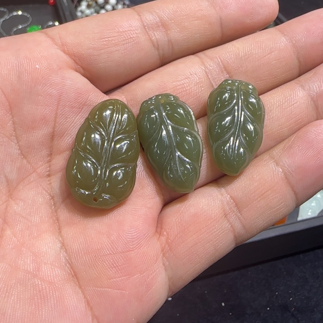 和田玉（糖玉）未镶嵌颈饰