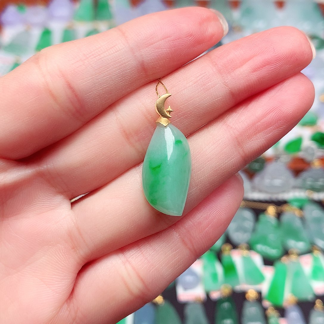 翡翠颈饰18K金镶嵌天然翡翠A货