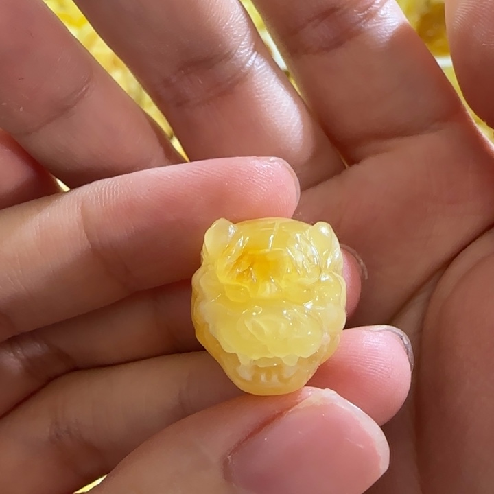 未镶嵌琥珀裸石小虎头