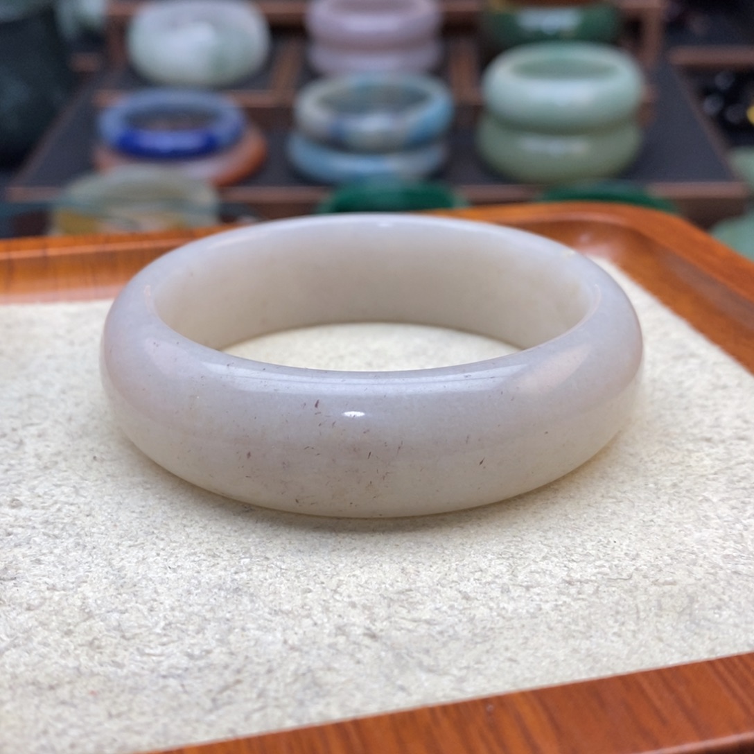 石英质玉手镯54口径未镶嵌