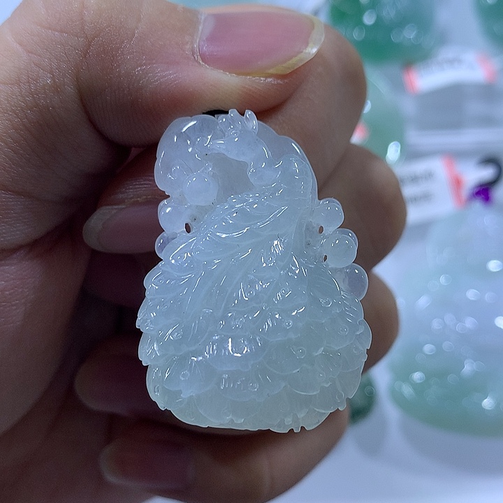 翡翠未镶嵌颈饰天然翡翠A货吊坠