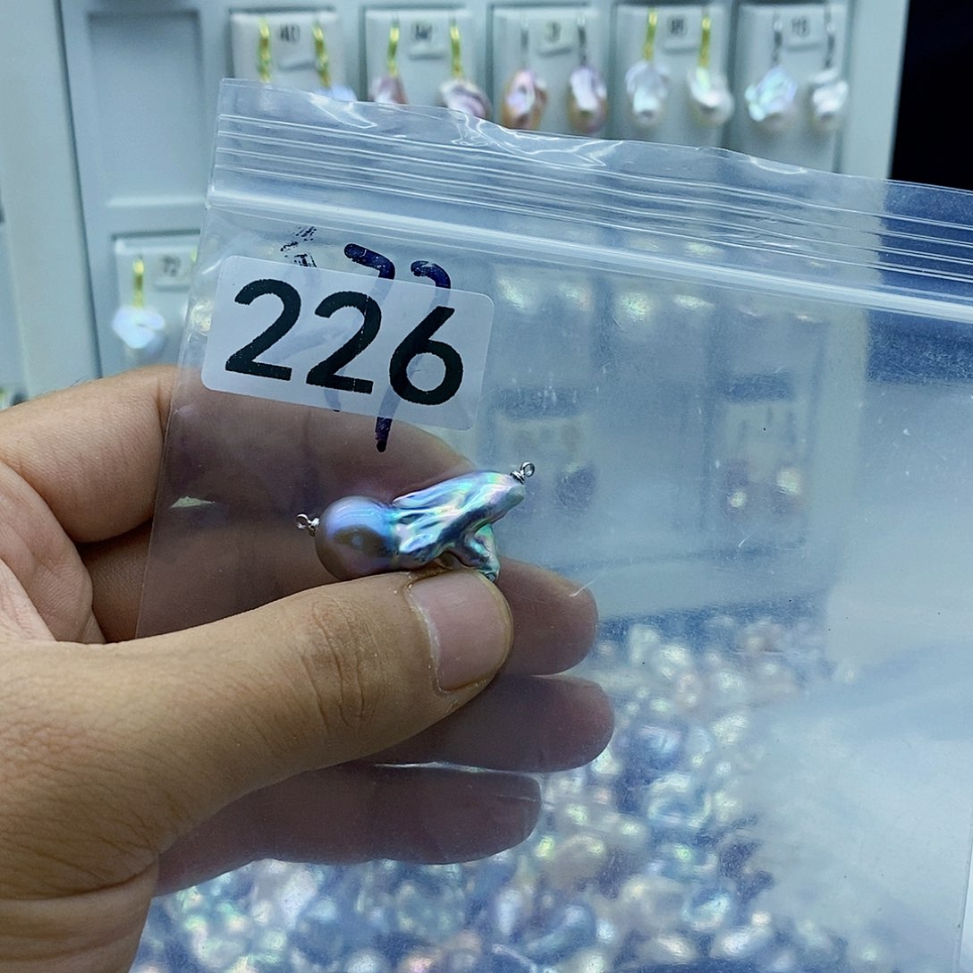 淡水珍珠合金颈饰
