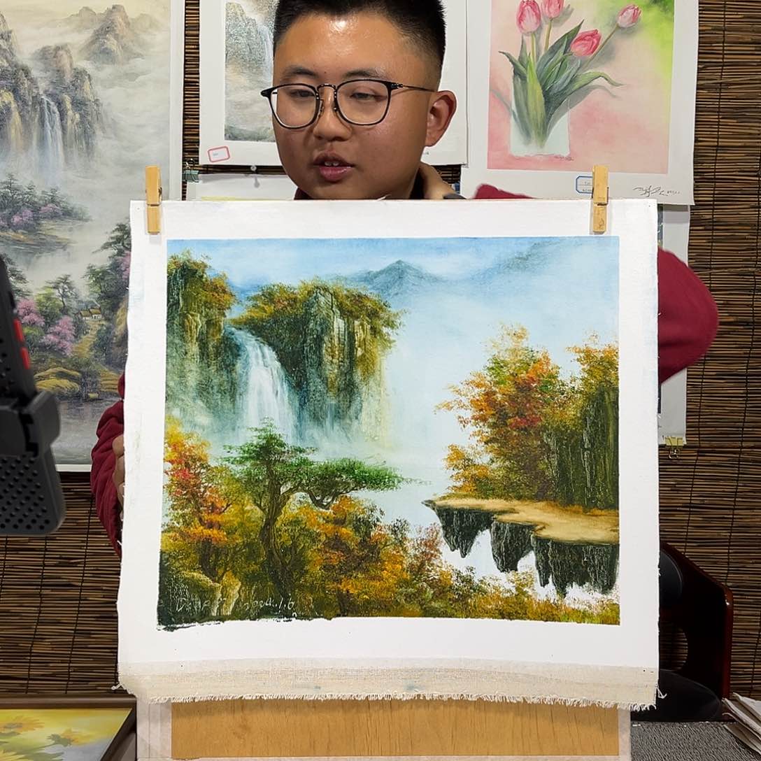 油画行路人小院绘画作品竞拍成功