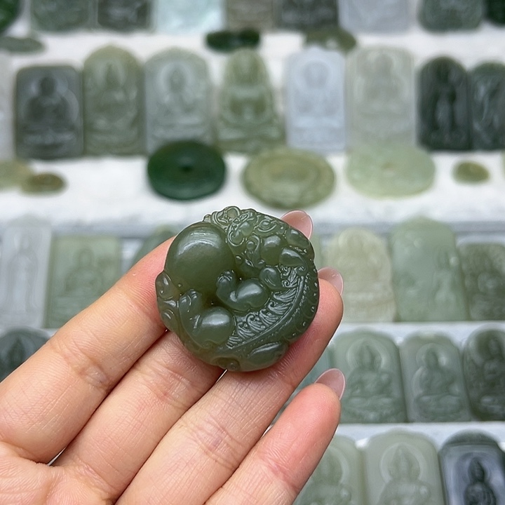 和田玉颈饰未镶嵌