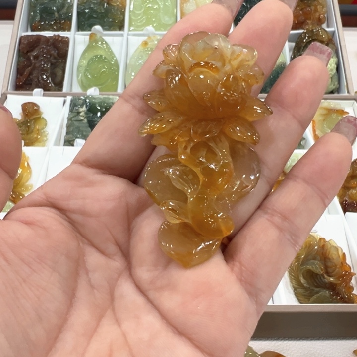 烟***梦蛇纹石玉未镶嵌颈饰