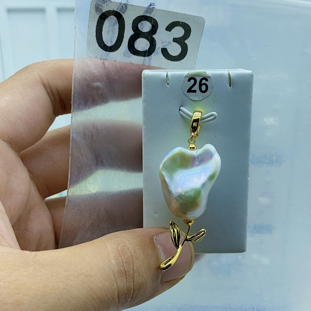 合金淡水珍珠颈饰