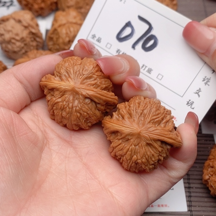 文玩核桃吊坠38正磨070