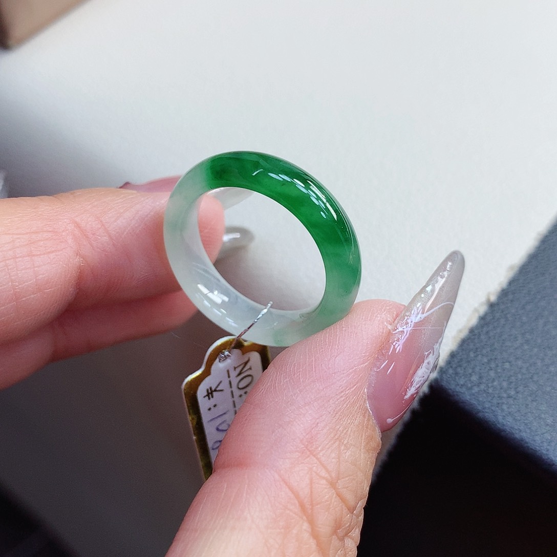 翡翠戒指未镶嵌18号