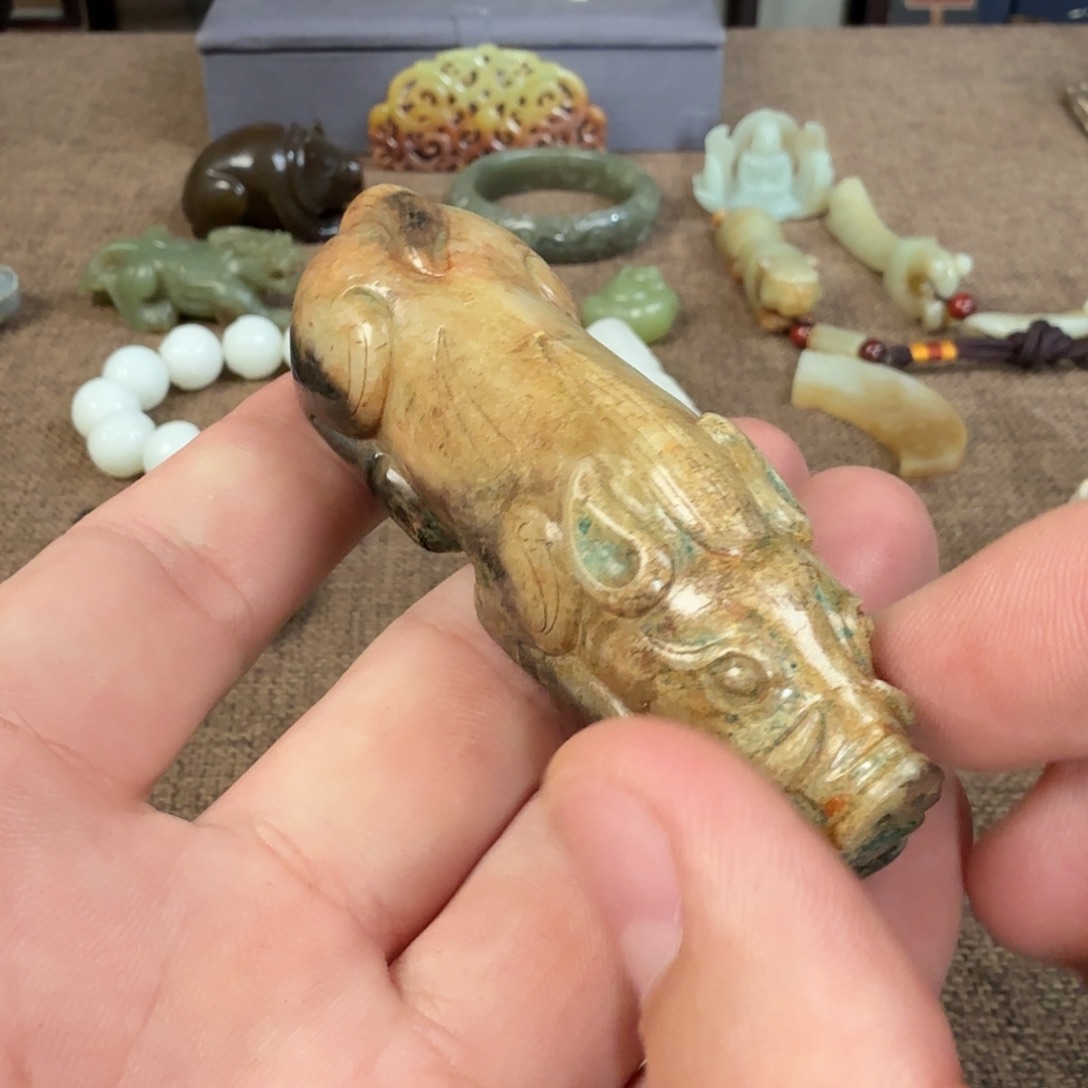 乔****和田玉（糖玉）未镶嵌珠宝奇石