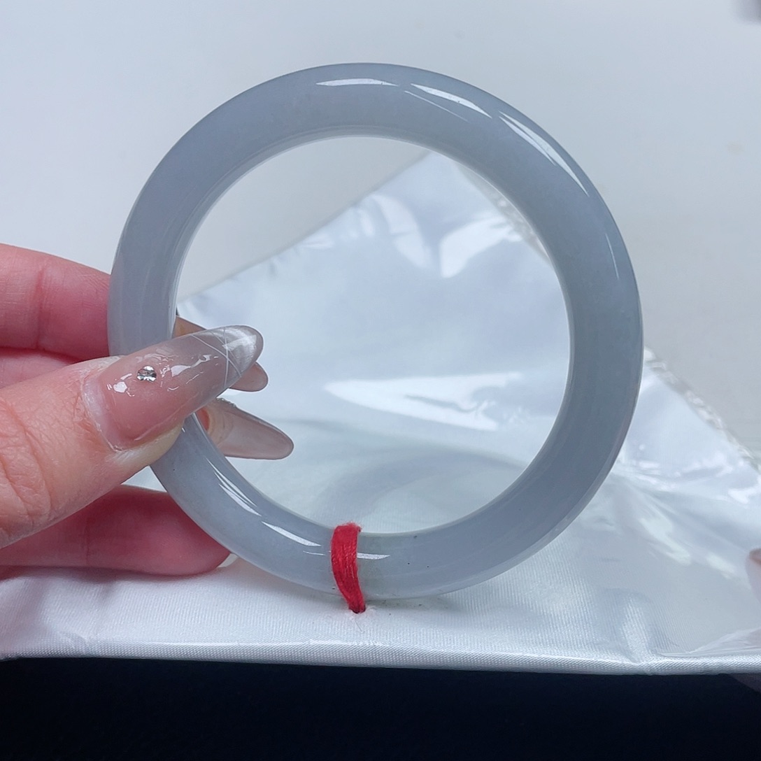 翡翠手镯未镶嵌缅甸