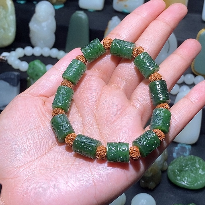 和田玉菠菜绿路路通未镶嵌