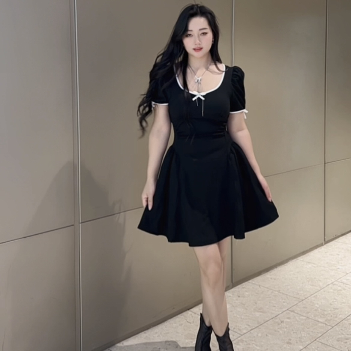 （铭选）实拍港味网红甜酷辣妹装后背镂空方领五一旅游出街衣服