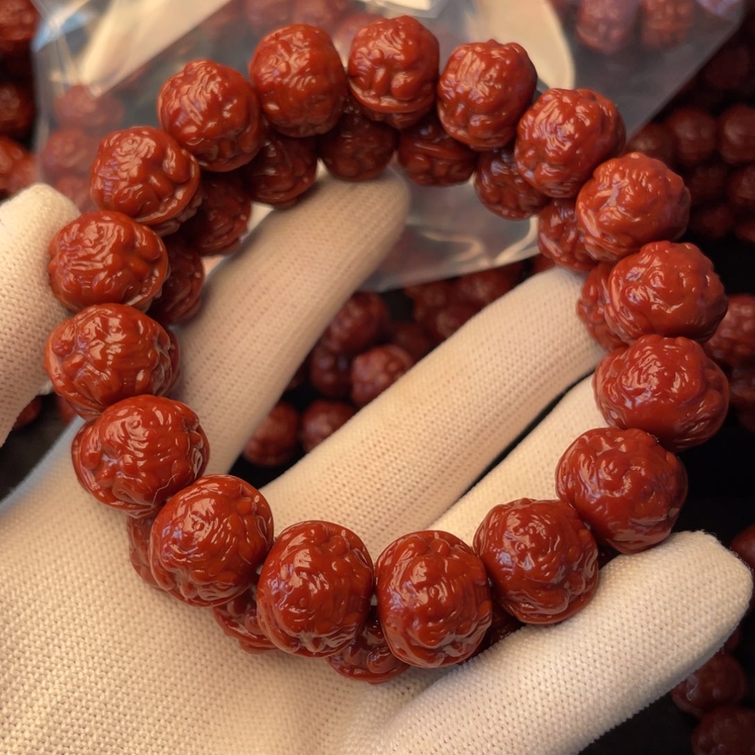 是***岩猴头核桃手串蟾王