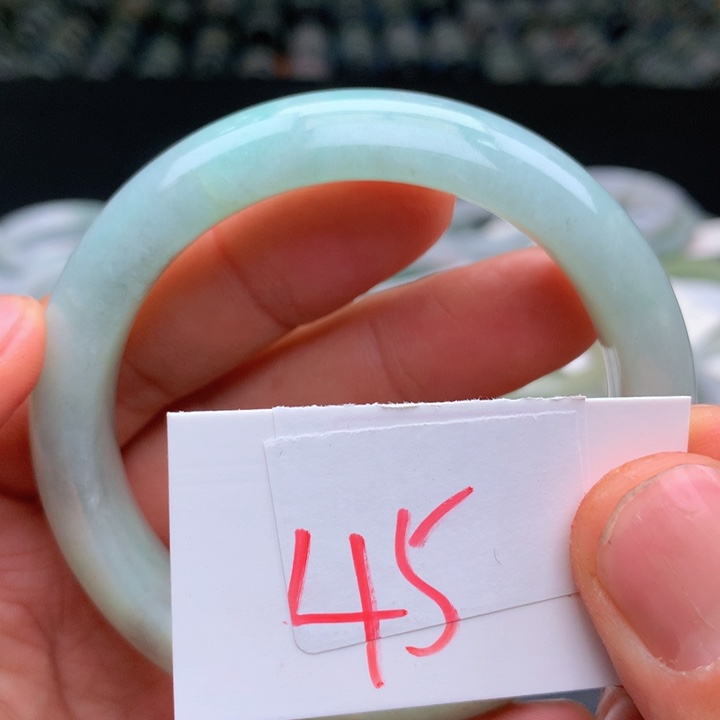 翡翠手镯未镶嵌458888889999989