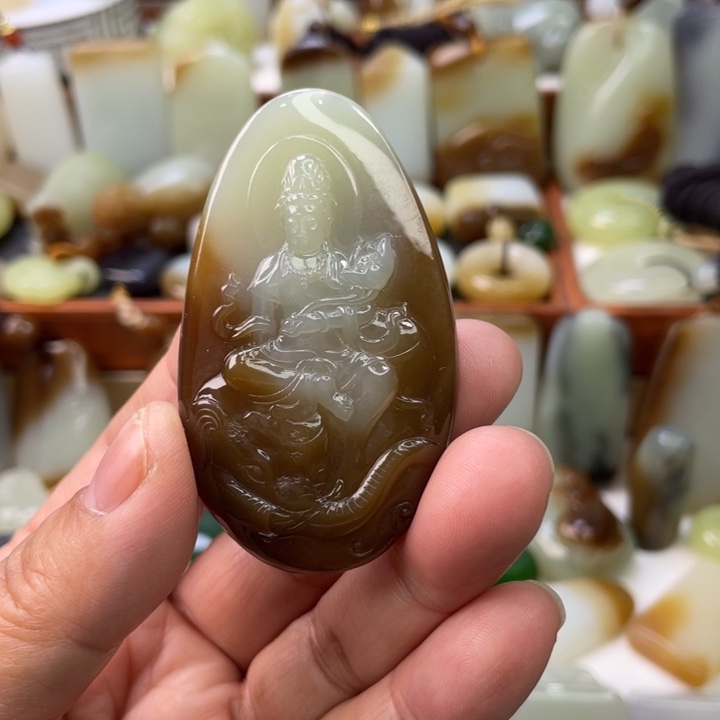 和田玉未镶嵌颈饰