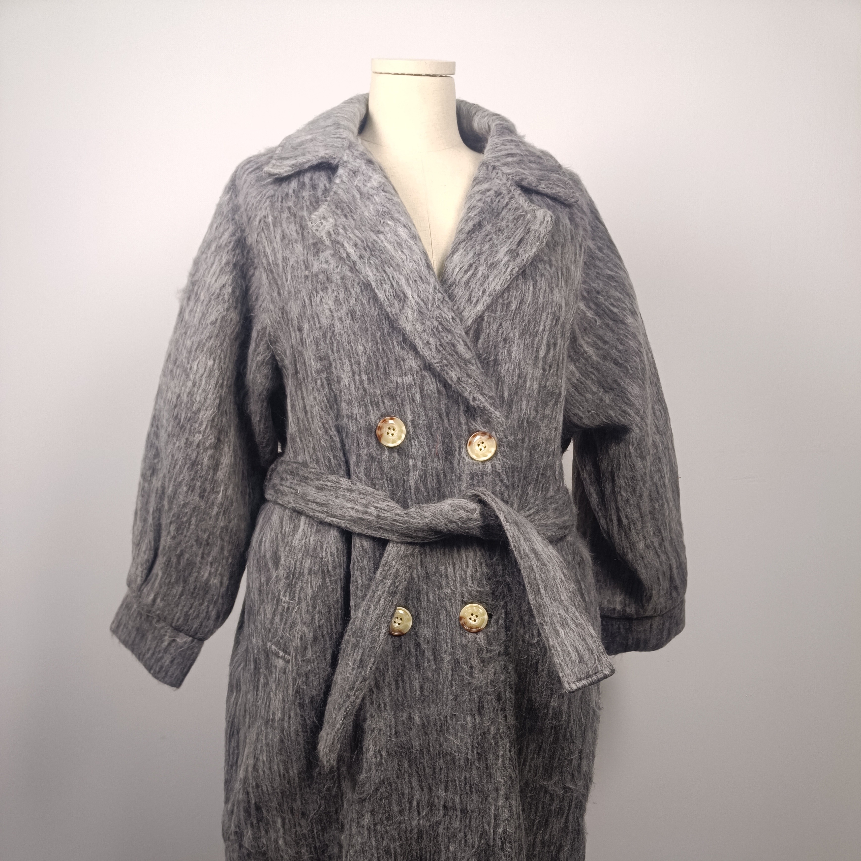 灰色质感加棉加厚冬季大衣