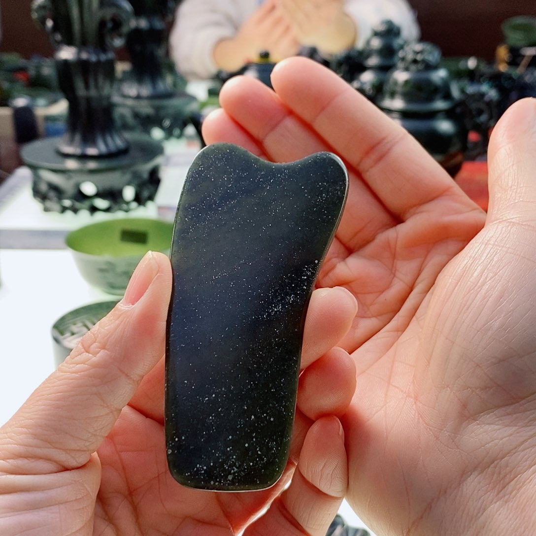 和田玉（青玉）摆件未镶嵌刮板