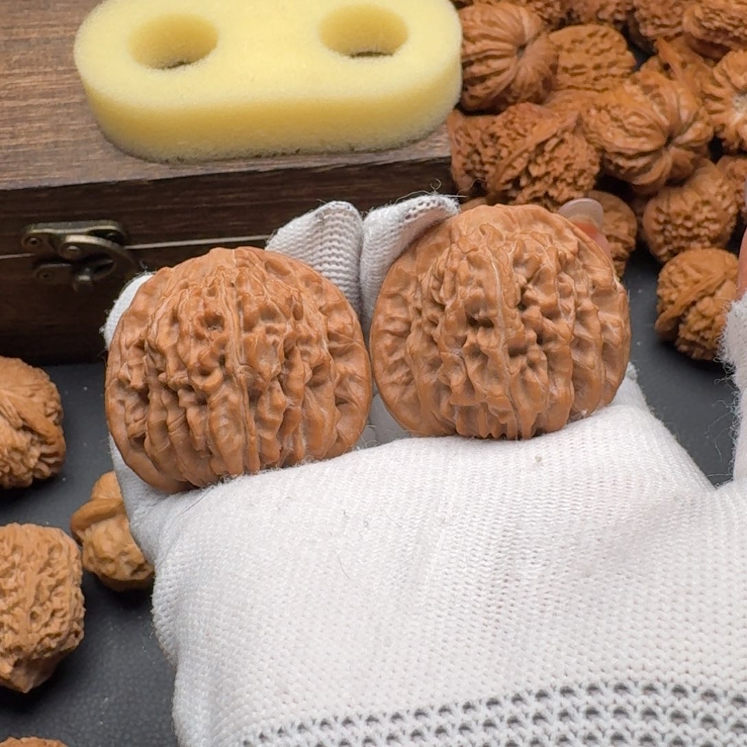 文玩核桃吊坠43楼子4710