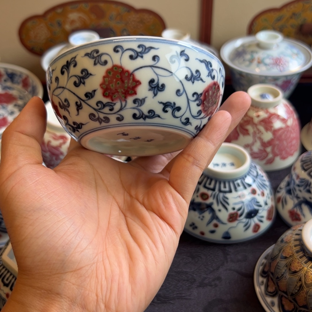 正绎堂釉里红缠枝莲