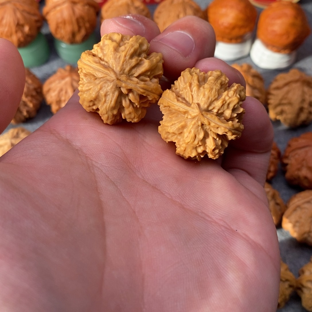 文玩核桃把件暴龙