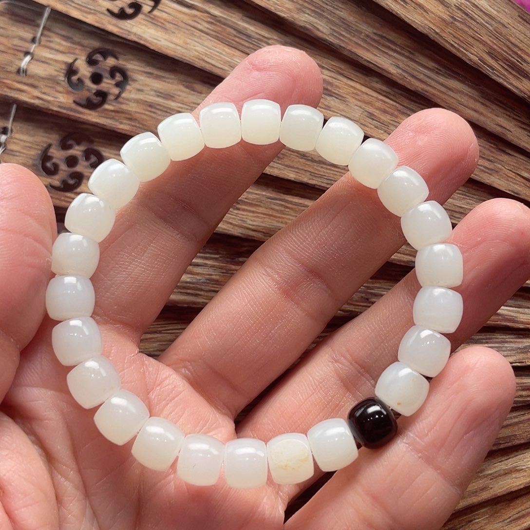 和田玉手串未镶嵌