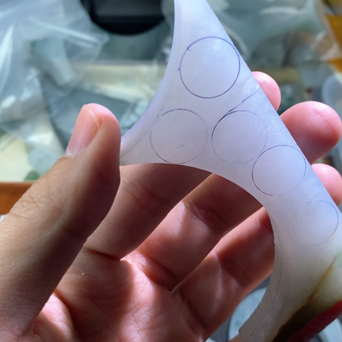 阿***凉翡翠未镶嵌颈饰定制