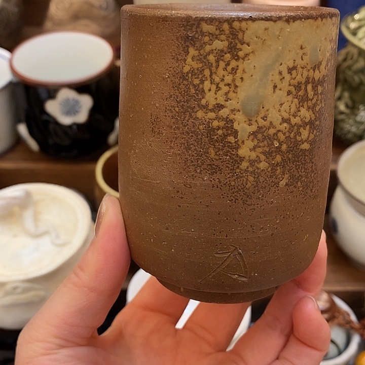    中古物品默认微瑕，谨慎参拍，满18包邮！