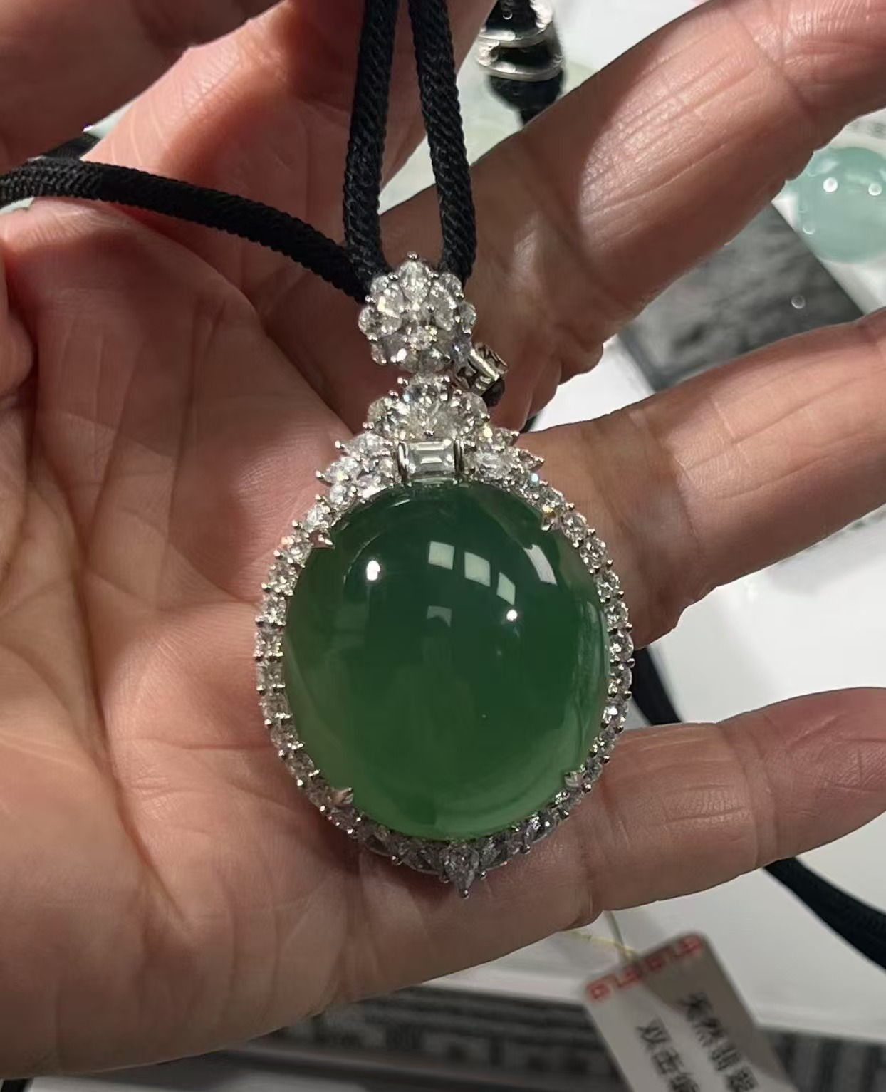 天然A货翡翠吊坠