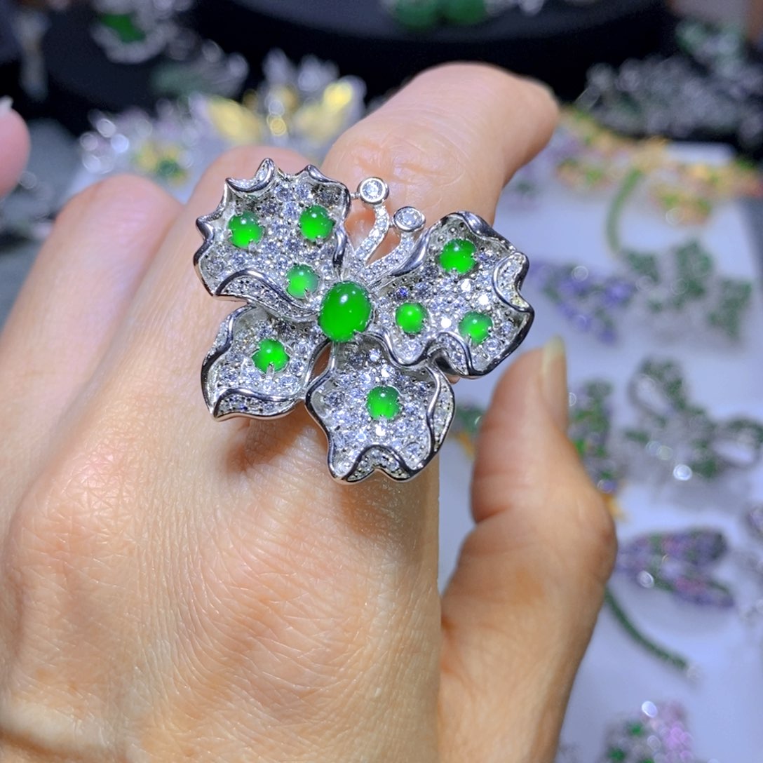 翡翠颈饰银S925镶嵌天然翡翠