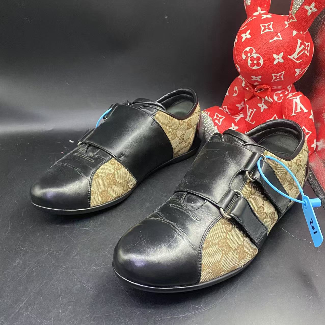 95新 GUCCI/古驰 【聚星优选】潮鞋黑棕老花扣子板鞋42码olas102