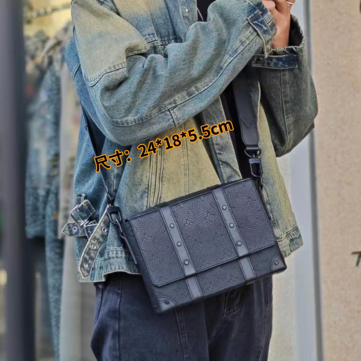 2025男士时尚邮差包斜挎包单肩包24*18*5.5