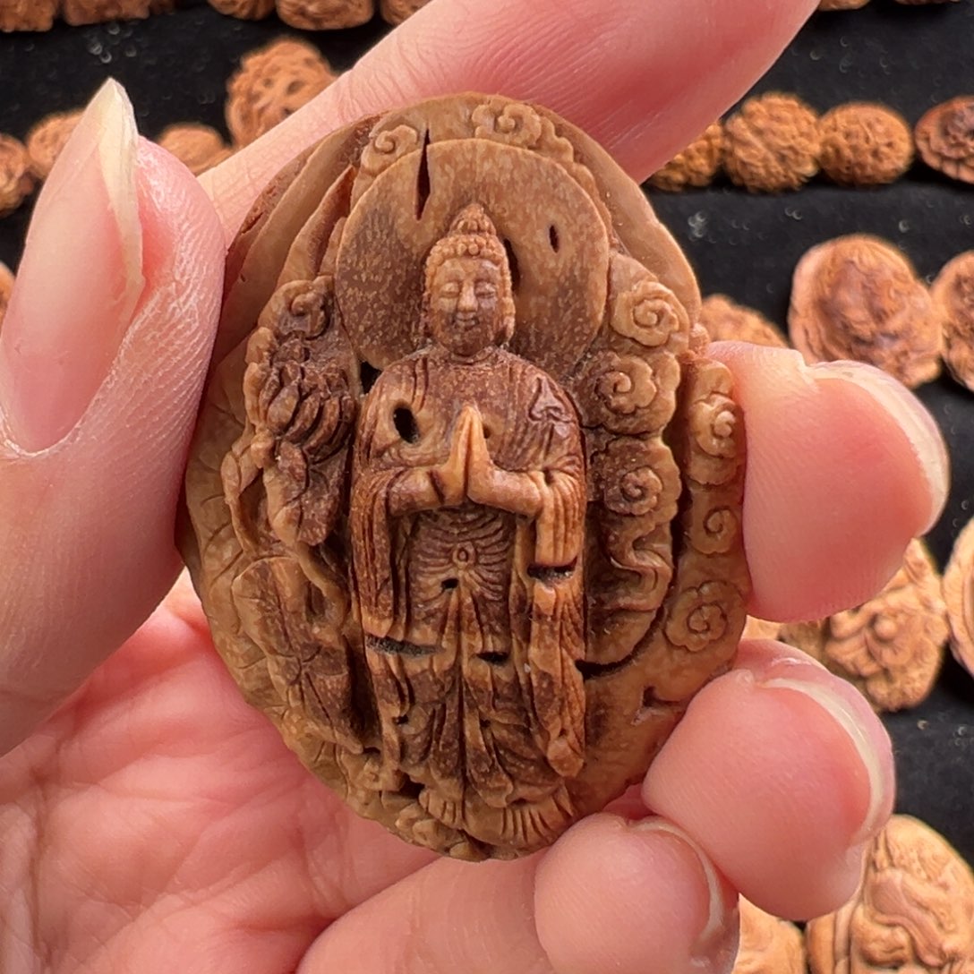 吊坠桃核酒****⁸桃核雕刻阿弥陀佛