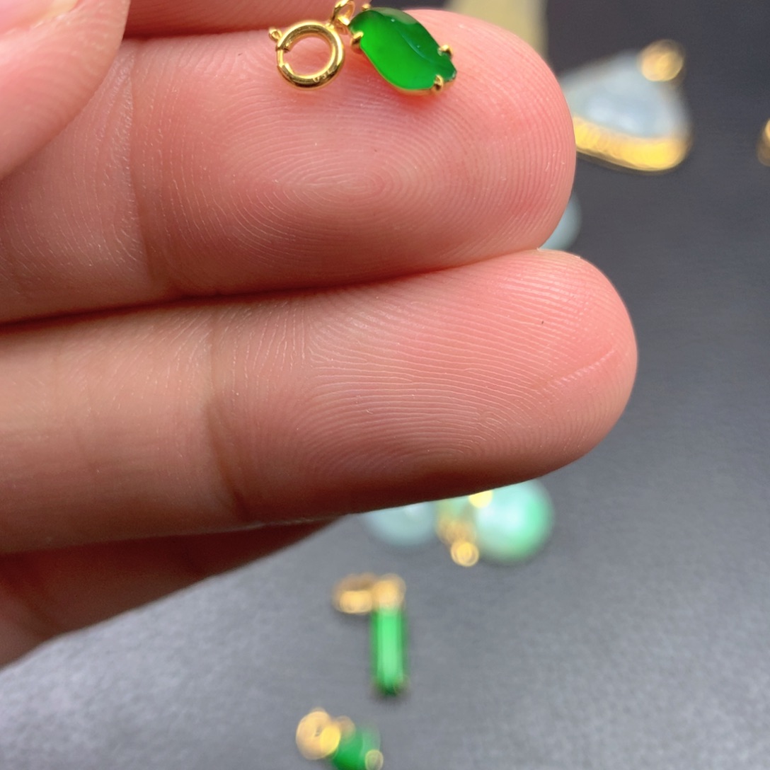 【闪购商品】翡翠18K金镶嵌颈饰游*翡翠