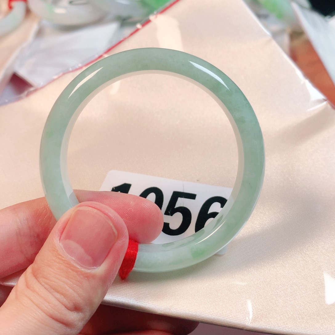 翡翠手镯未镶嵌翡翠手镯1056