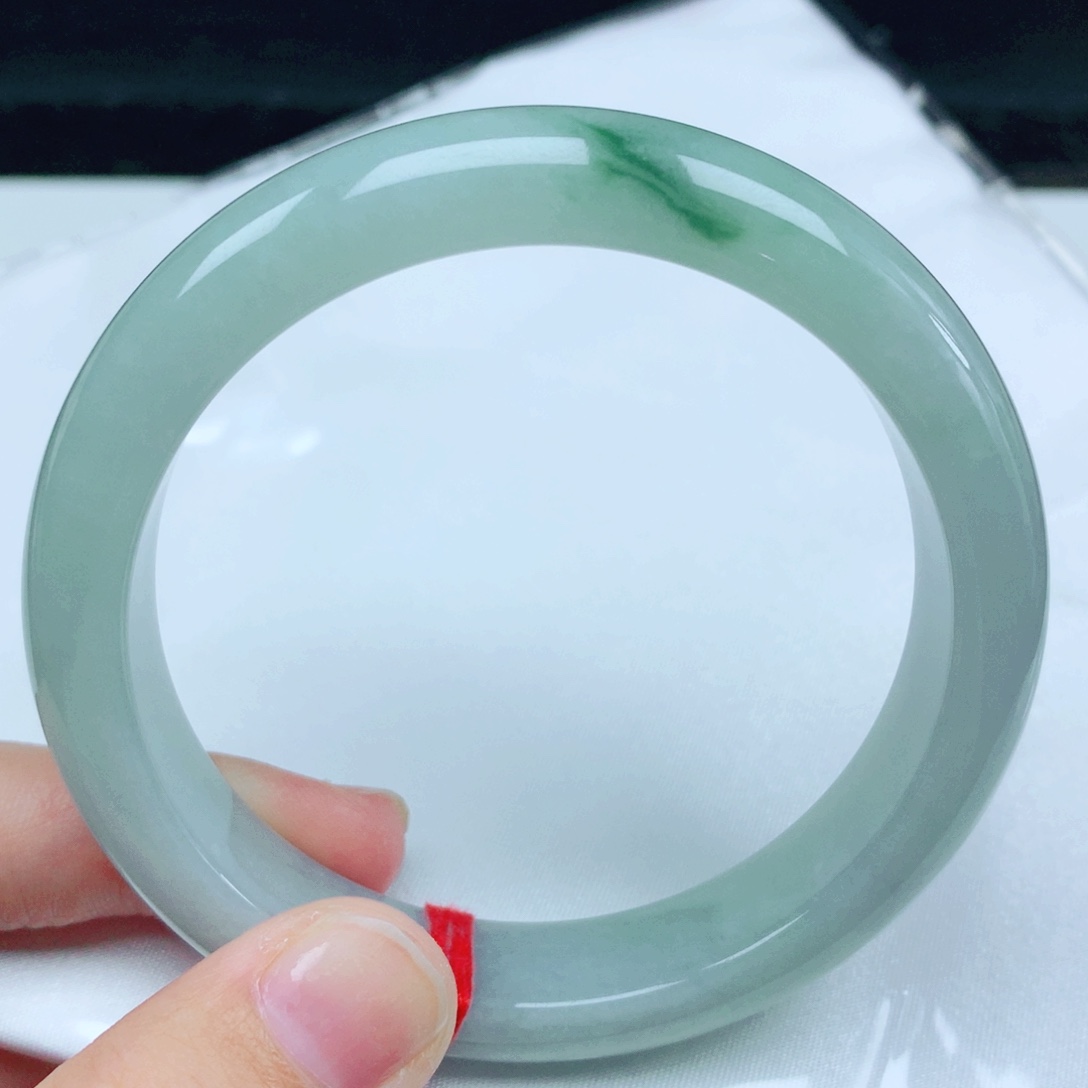 挪***威翡翠手镯未镶嵌58